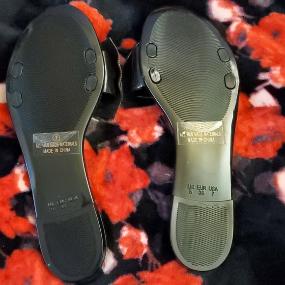 Black Bow Flats - Picture 2 of 2